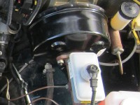 Проверка вакуумного усилителя, регулировка педали тормоза и регулятора давления рабочей тормозной системы Уаз Хантер