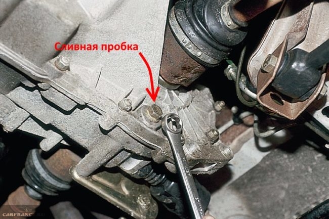 Сливная пробка на коробке передач в ВАЗ-2110 8 клапанов