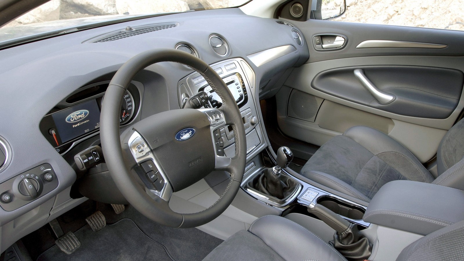 Ford Mondeo Hatchback 