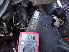 Лампа зарядки аккумулятора на ВАЗ-2110 тускло горит