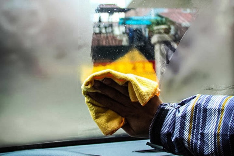 Из-за чего потеют стекла в авто: народные способы устранения проблемы