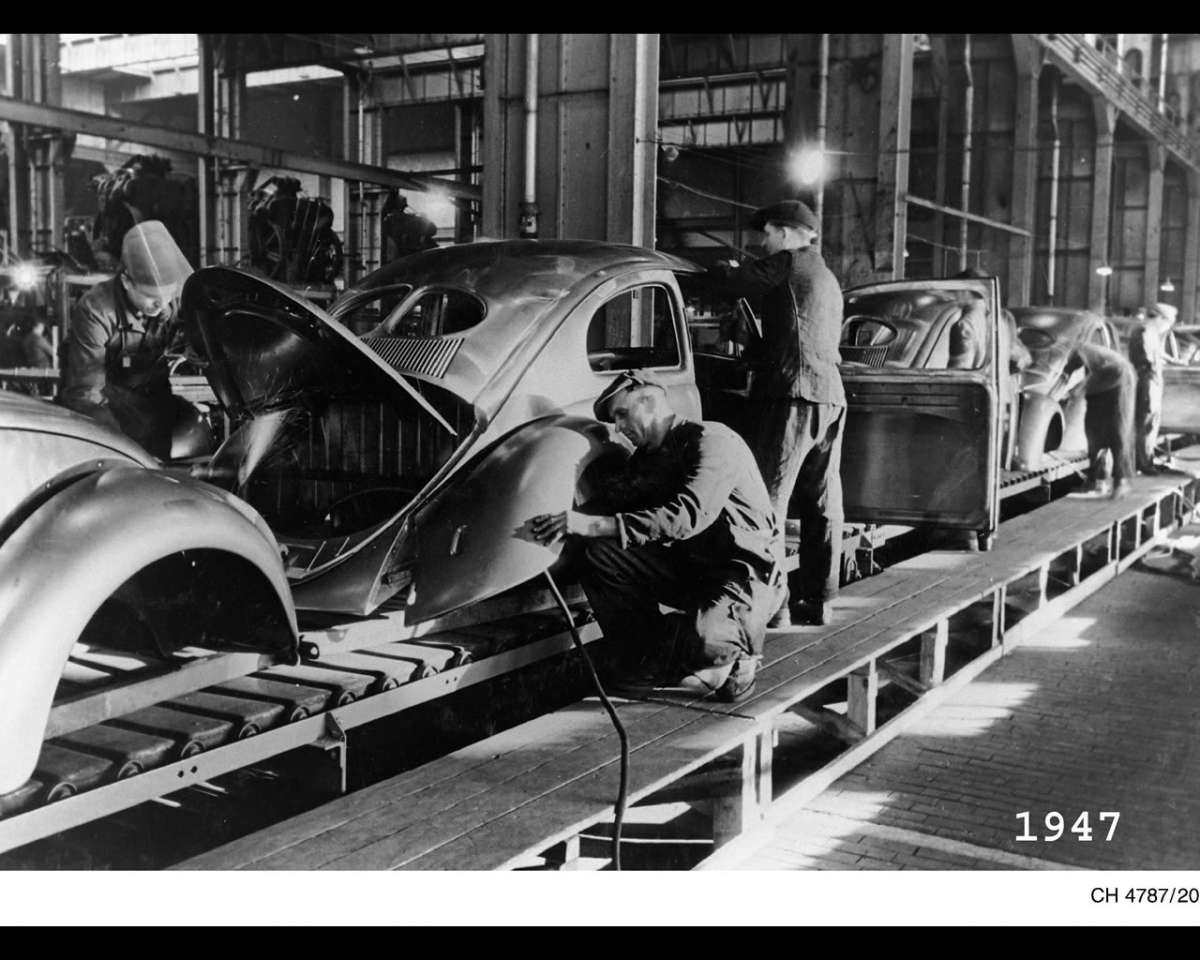 VW-1947-Beetle-production-Wolfsburg-copy